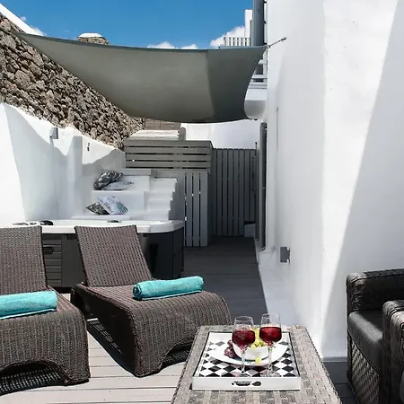 Riva Suites - Adults Only *