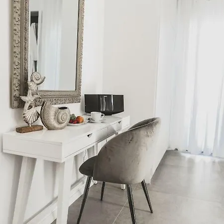 Riva Suites - Adults Only Apartment