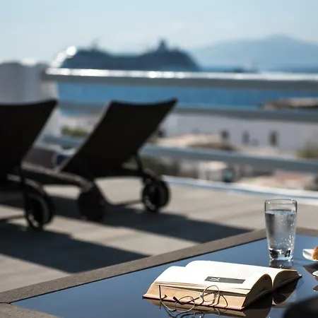 Riva Suites - Adults Only *