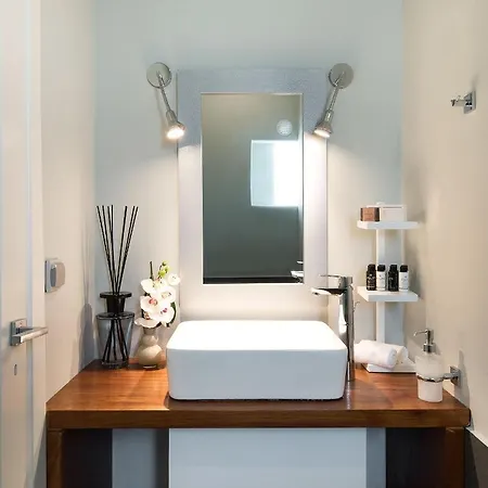 Riva Suites - Adults Only *