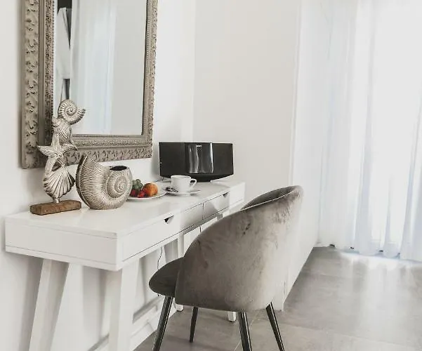 Riva - Adults Only Apartment